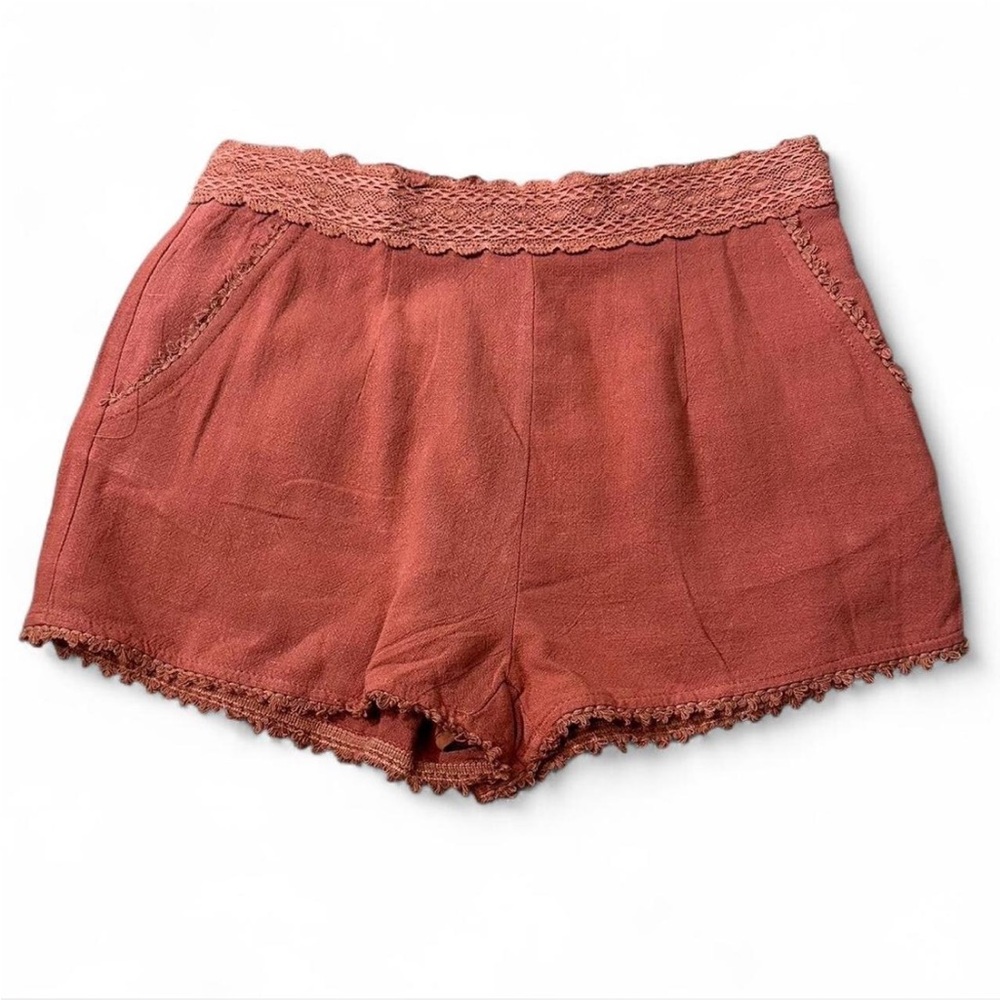 Lace Trimmed Shorts‎
